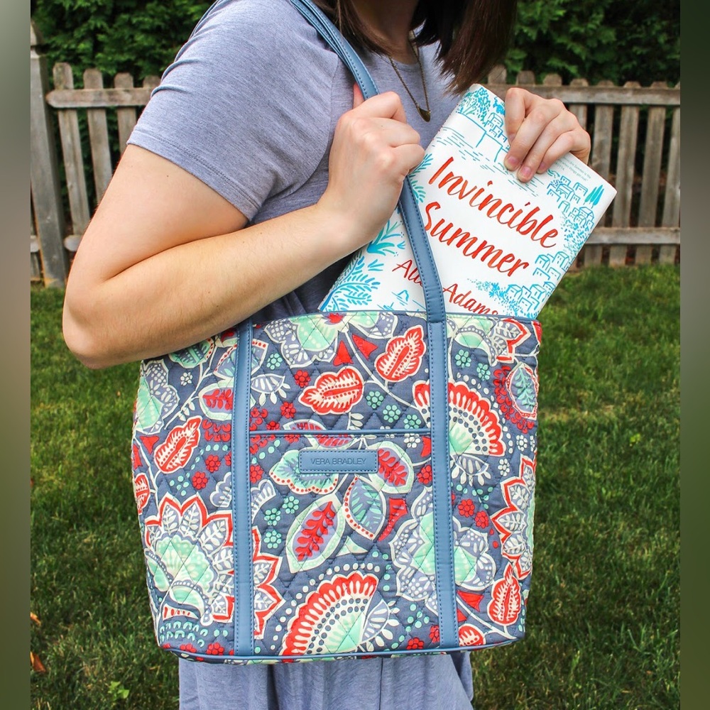 Retired 2016 Vera Bradley Nomadic Floral Tote